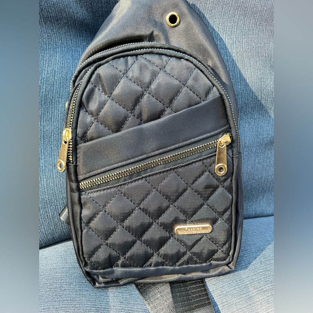 Fashion Jingpin Creations Black Quilted Crossbody Bag with 5 Pockets